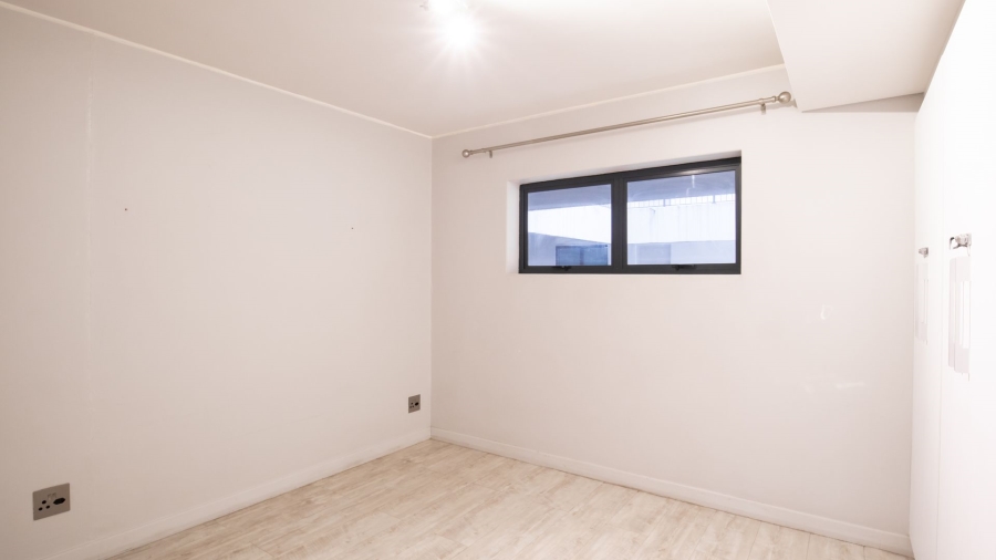 To Let 2 Bedroom Property for Rent in Green Point Western Cape